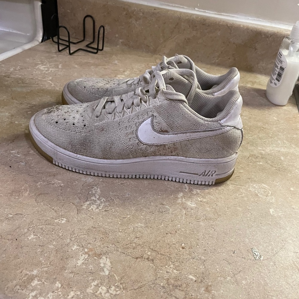 Shoes - Picture 3 of 4
